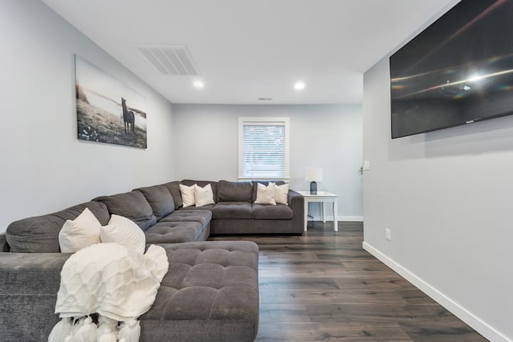 Adorable And Cozy Guest House With Balcony - Kent, WA