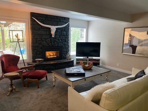 Top Airbnb: Suite in Saskatoon in Lawson Sector