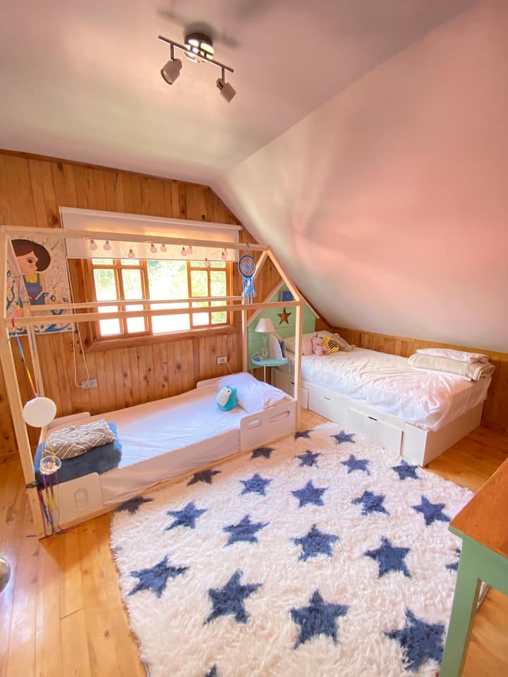 Cuarto de niños - 2 camas simples - segundo piso