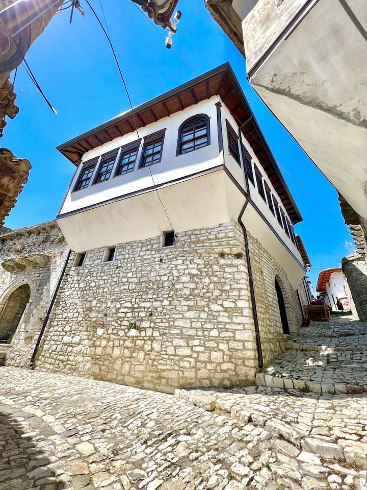 Villa Athina in Berat Castle -since 1741