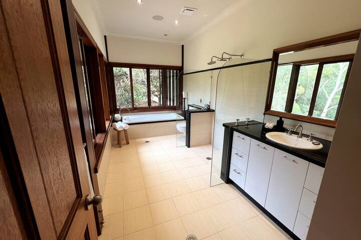 Tranquillo Luxury Coastal Retreat gallery image 4