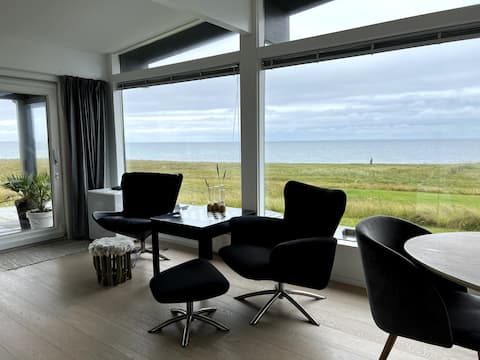 Great cabin, spectacular view by the Jær beaches