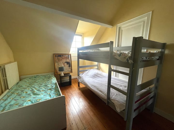 Детска стая на втори етаж