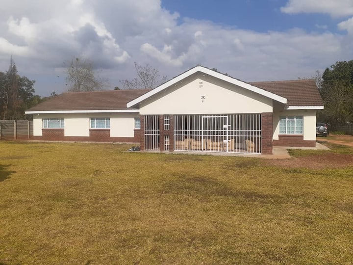 Feel at home in this spacious 4 bedroom stay. Houses for Rent in Harare, Mashonaland West
