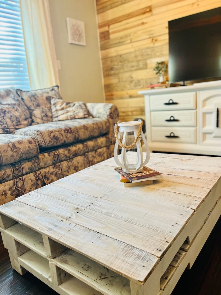 3 Bedroom Vacation Home Near Downtown Wfd,tx. - Weatherford, TX