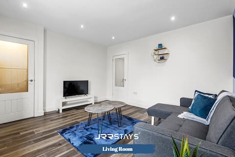 Top performing Airbnb: J.R.R STAYS | 4-Bed | Walsall | Sleeps 8 | WS2 in Walsall