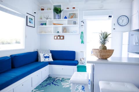 Successful Airbnb property: El Banito de Abi with Generator & Water Backup in La Parguera