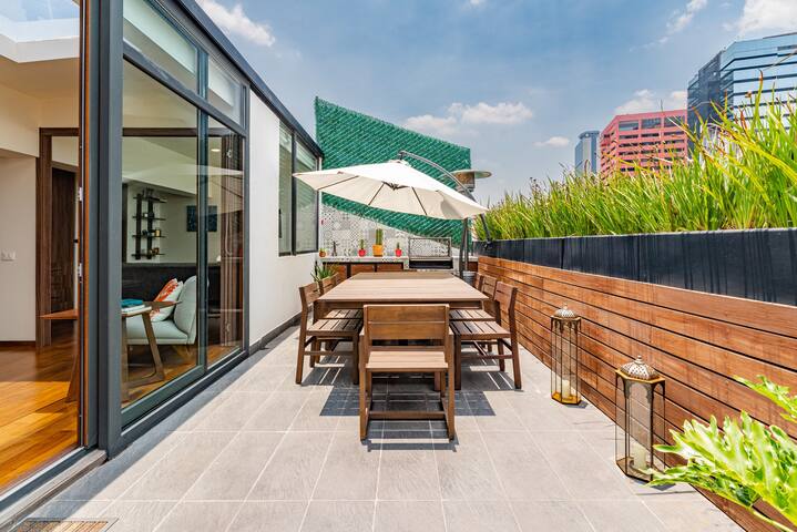 PH Luxury & Unique with Jacuzzi in the Best Area gallery image 4