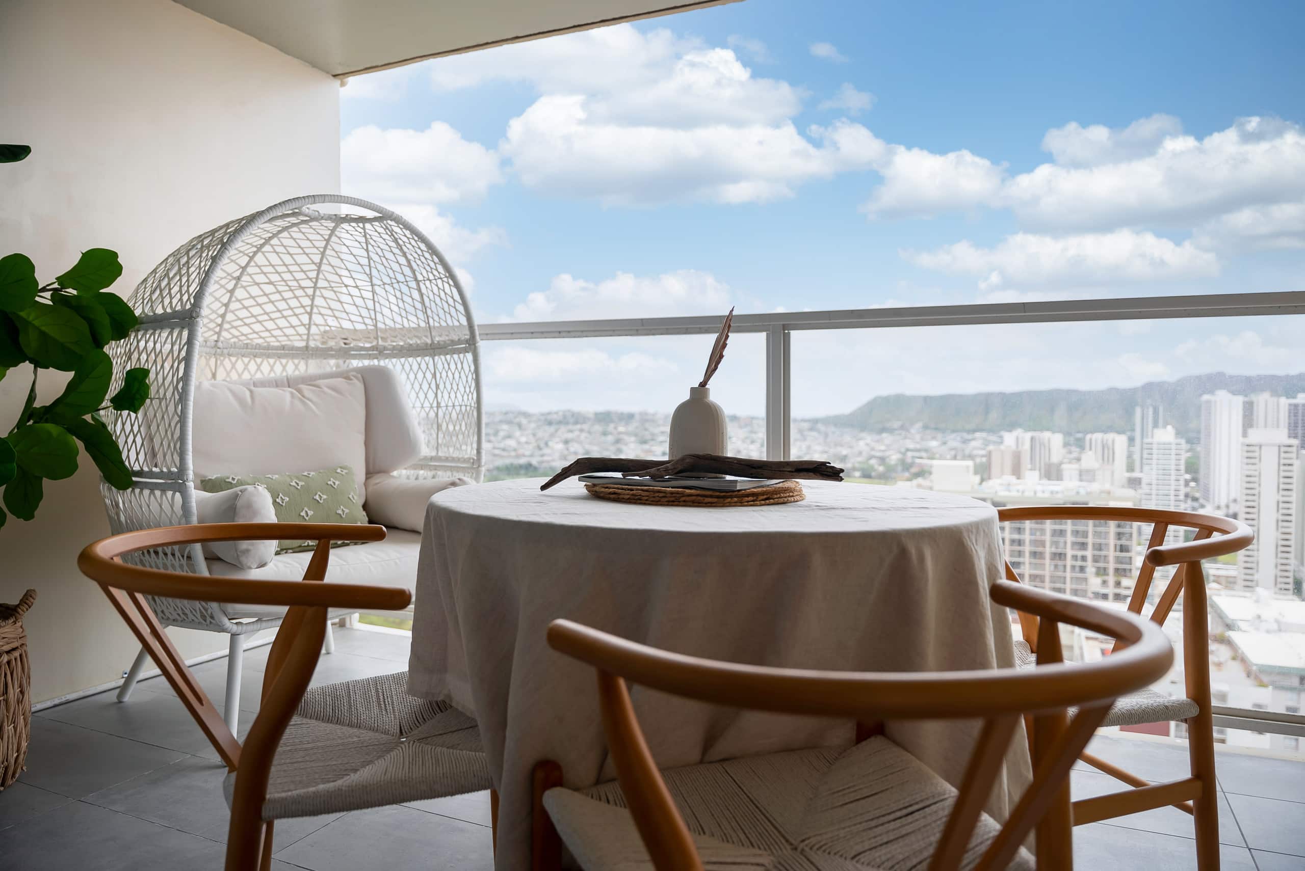 Condo in Honolulu · ★4.94 · Studio · 1 bed · 1 private bath - Image 2