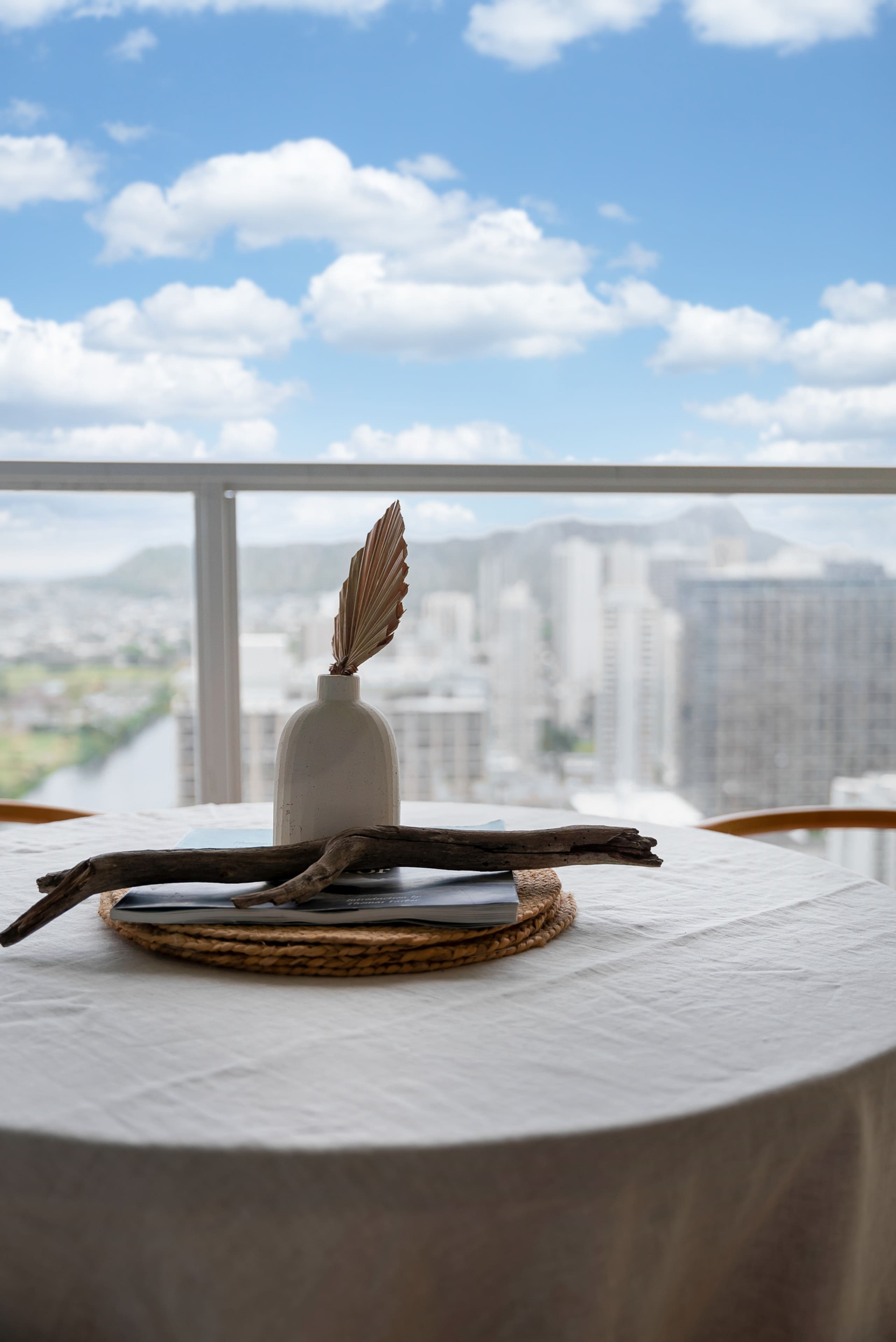 Condo in Honolulu · ★4.94 · Studio · 1 bed · 1 private bath - Image 18