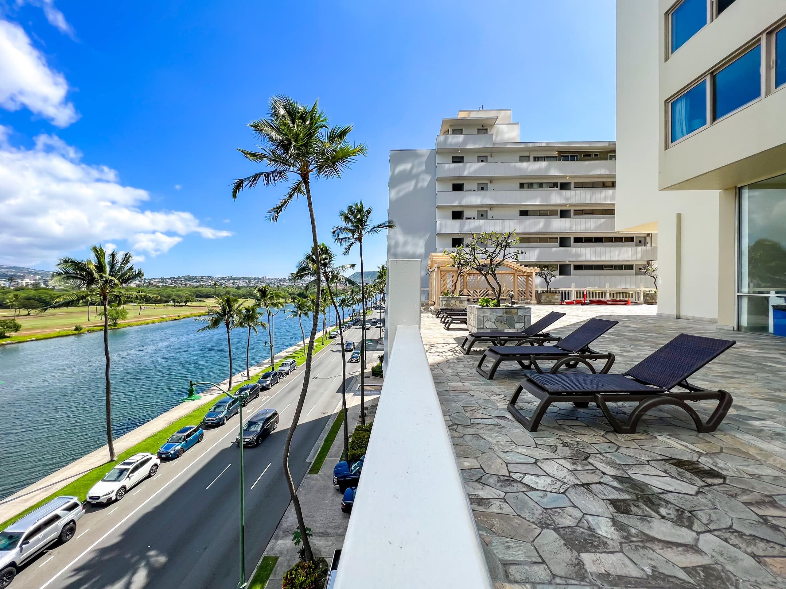 Condo in Honolulu · ★4.94 · Studio · 1 bed · 1 private bath - Image 15