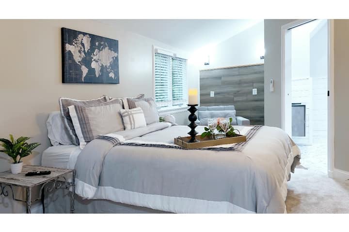 Queen Bedroom