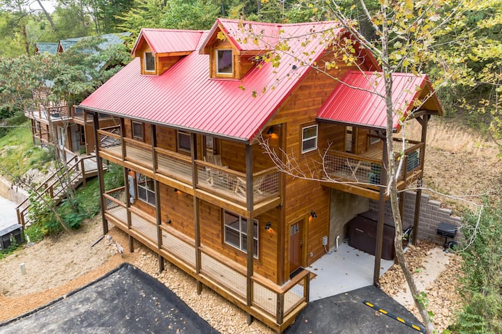 Li'l Red Express Cabin * In Town * Hot Tub/game Rm - Pigeon Forge, TN