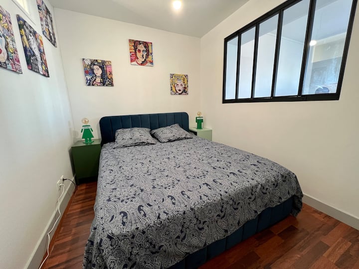 Troisième chambre reposante avec un lit de 140 cm et le linge de lit est compris