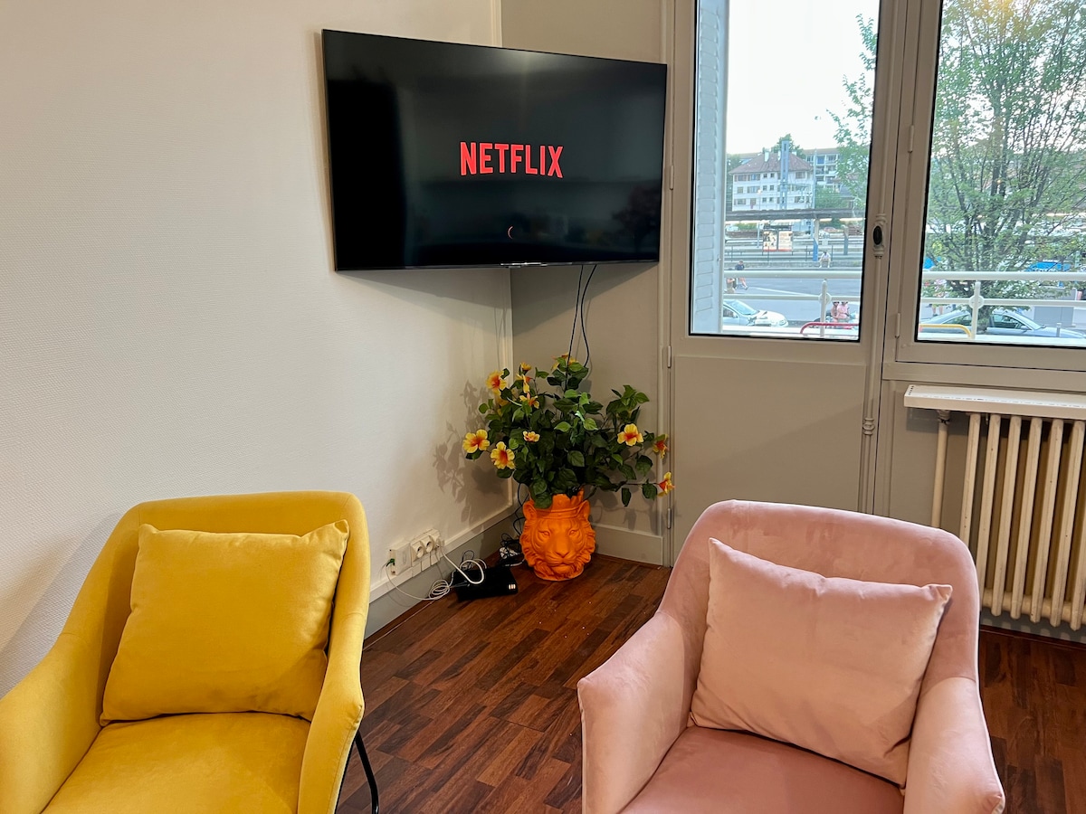 Телевизор на ѕидот