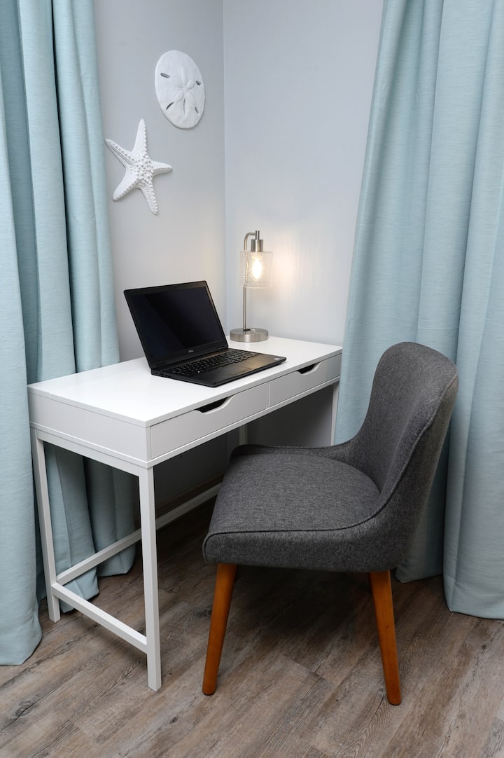 Room has comfortable desk and chair along with a USB lamp. This home has ATT fiber for the fastest internet in the area. 