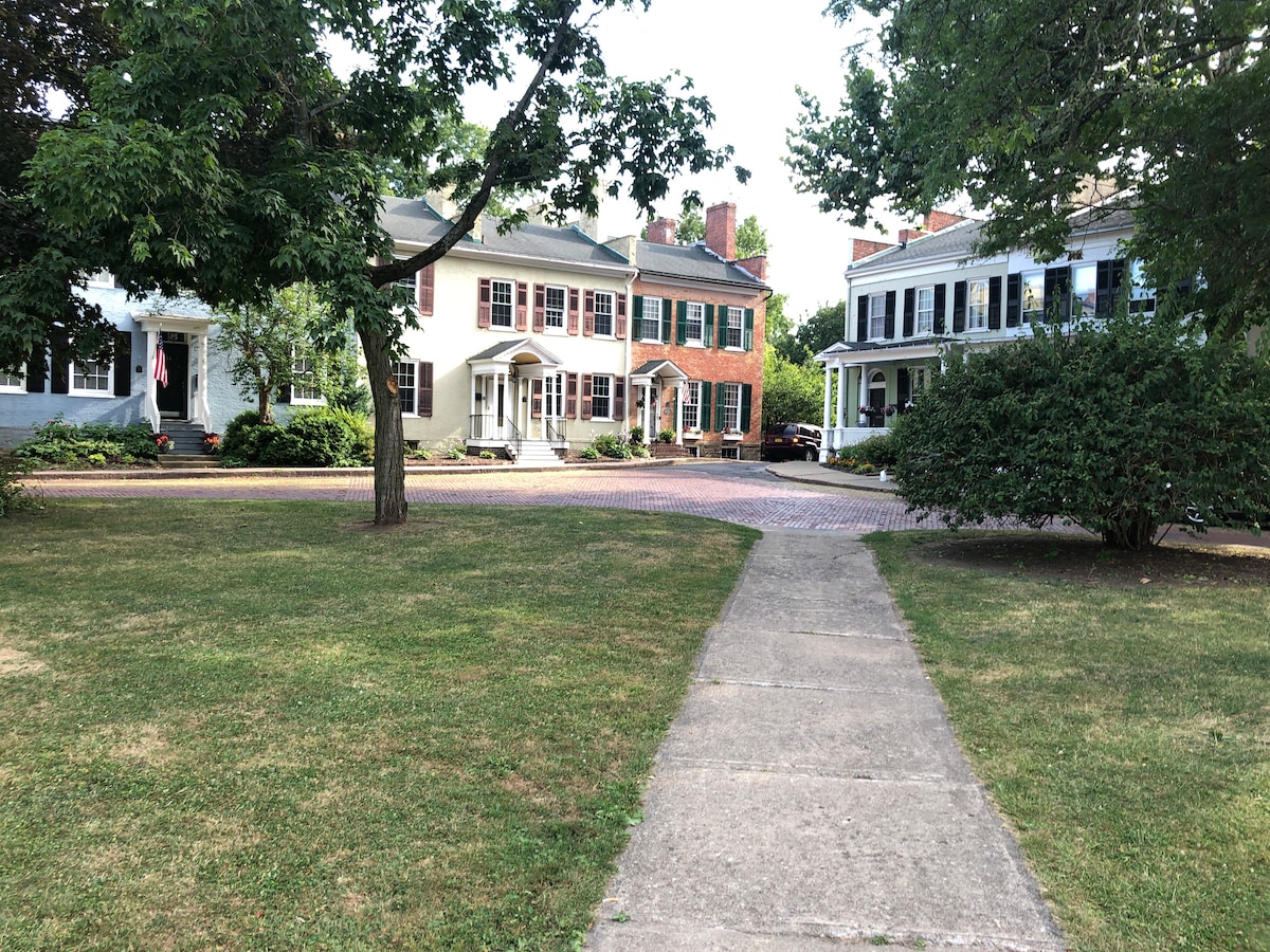 Bank Alley
