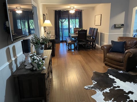 Cozy 4 bedroom 2 bath home near TSU. Free parking