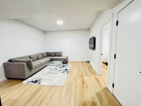 Successful Airbnb property: King bed, New basement unit, West of Edmonton in The Uplands