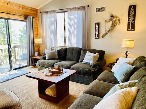 Seven Springs 1 Bed (KING) 1 Bath SKI-in, SKI-Out