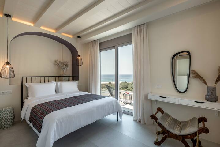 Magnificent Brand New Villa in Sfinari gallery image 5