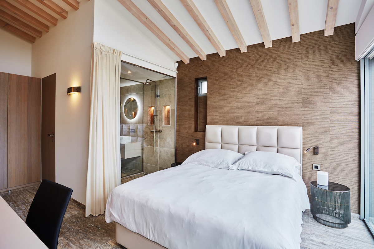 Спална соба 2, горен кат