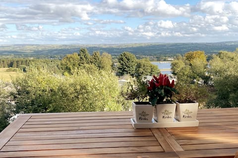 Popular Airbnb listing: A Charming, Romantic Lodge with Panoramic Views in Ribble Valley