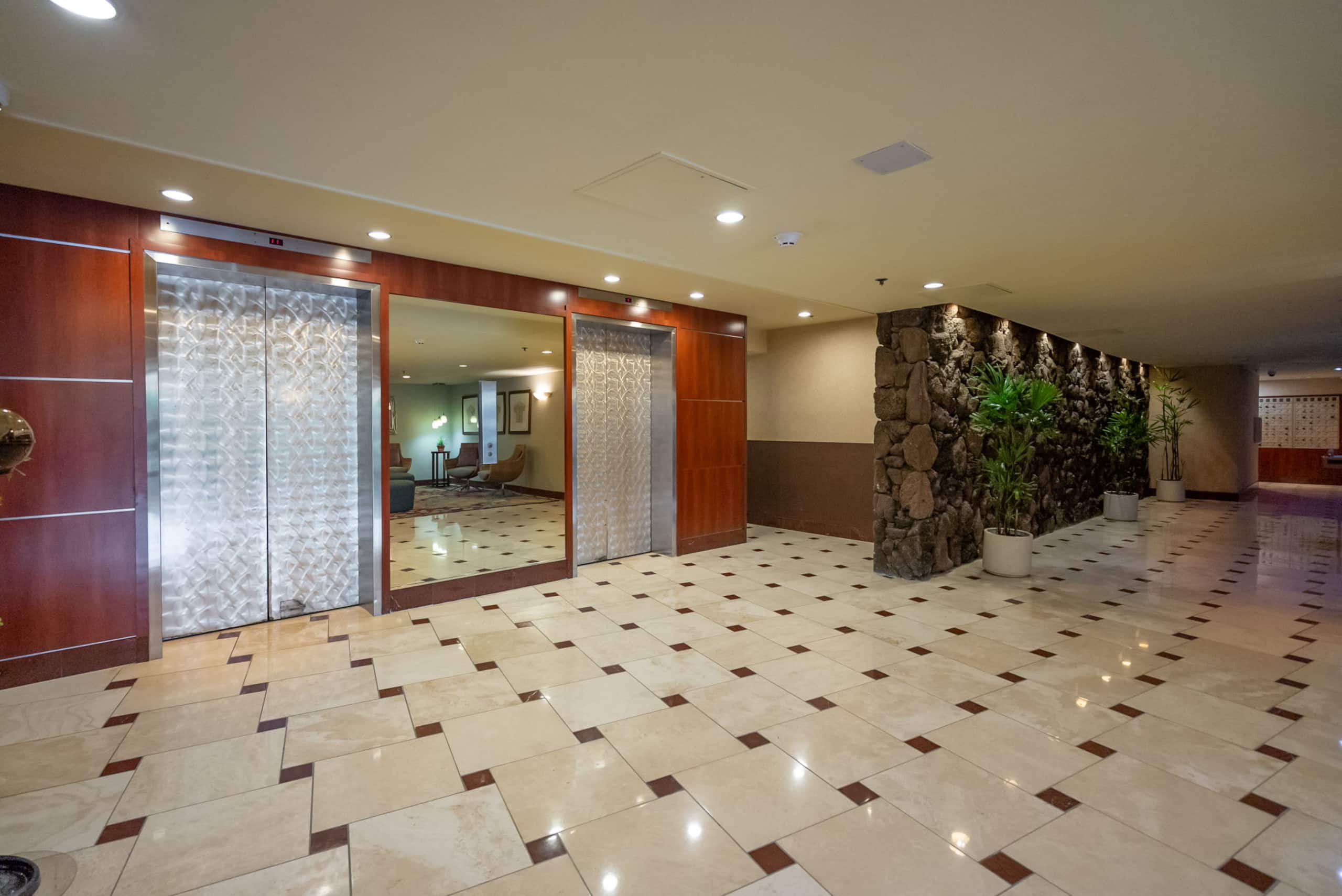 Condo in Honolulu · ★4.96 · Studio · 1 bed · 1 private bath - Image 41