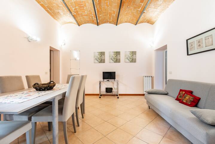 Home in Sant’Ambrogio gallery image 4