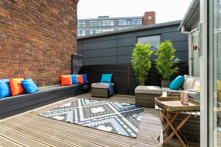 Luxury Penthouse with Private Roof Terrace gallery image 2