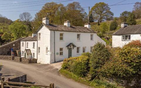 Woodside Cottage: A Cosy Boutique Lakes Getaway!