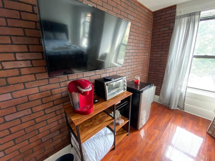 Studio Apartment In Beautiful Historic Brownstone - The Bronx, NY