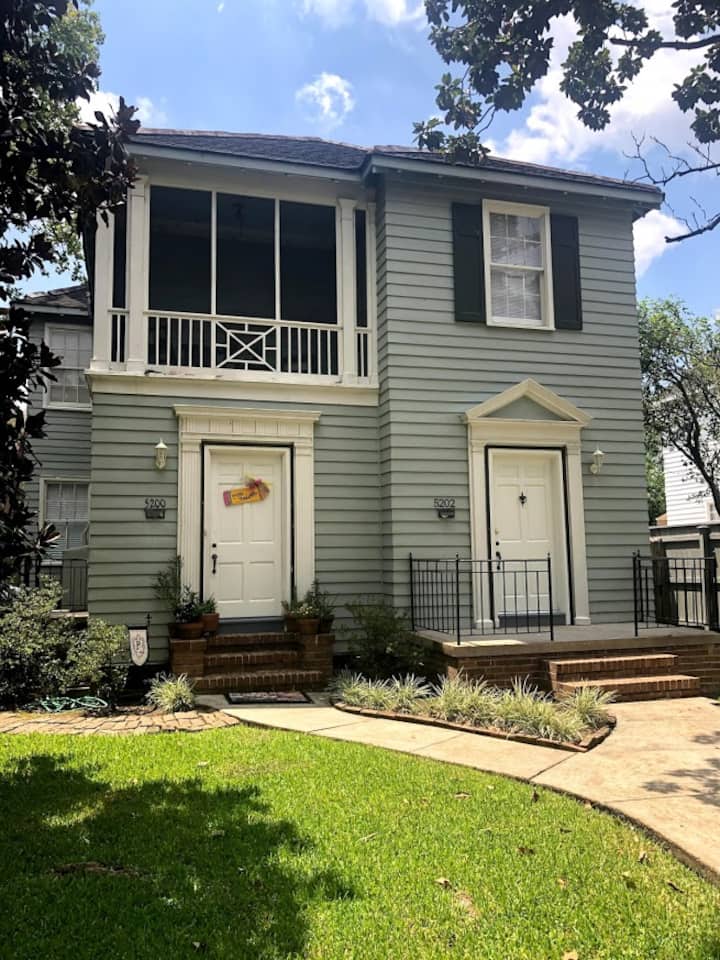 Lovely Uptown TwoBedroom Near Streetcar Apartments for Rent in New