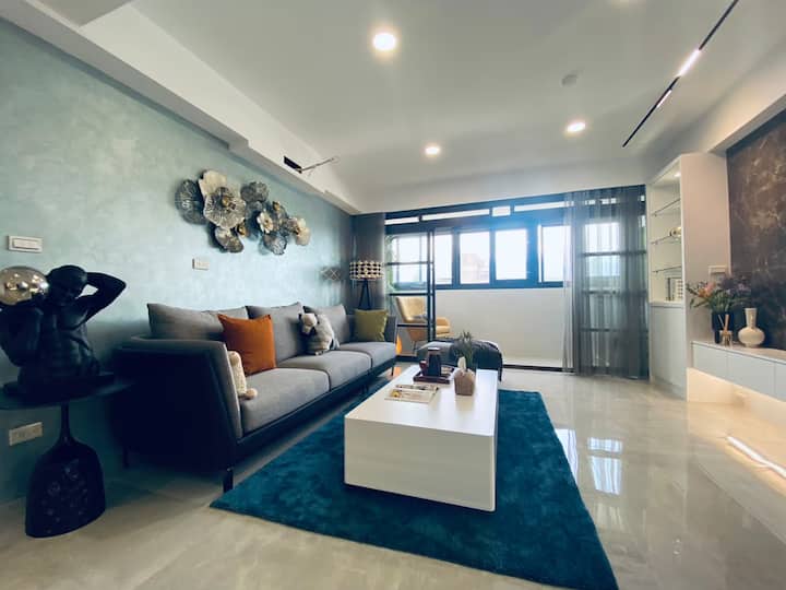 Pacific Side, Meyen Elevator 3 Room Design Mansion Apartments for