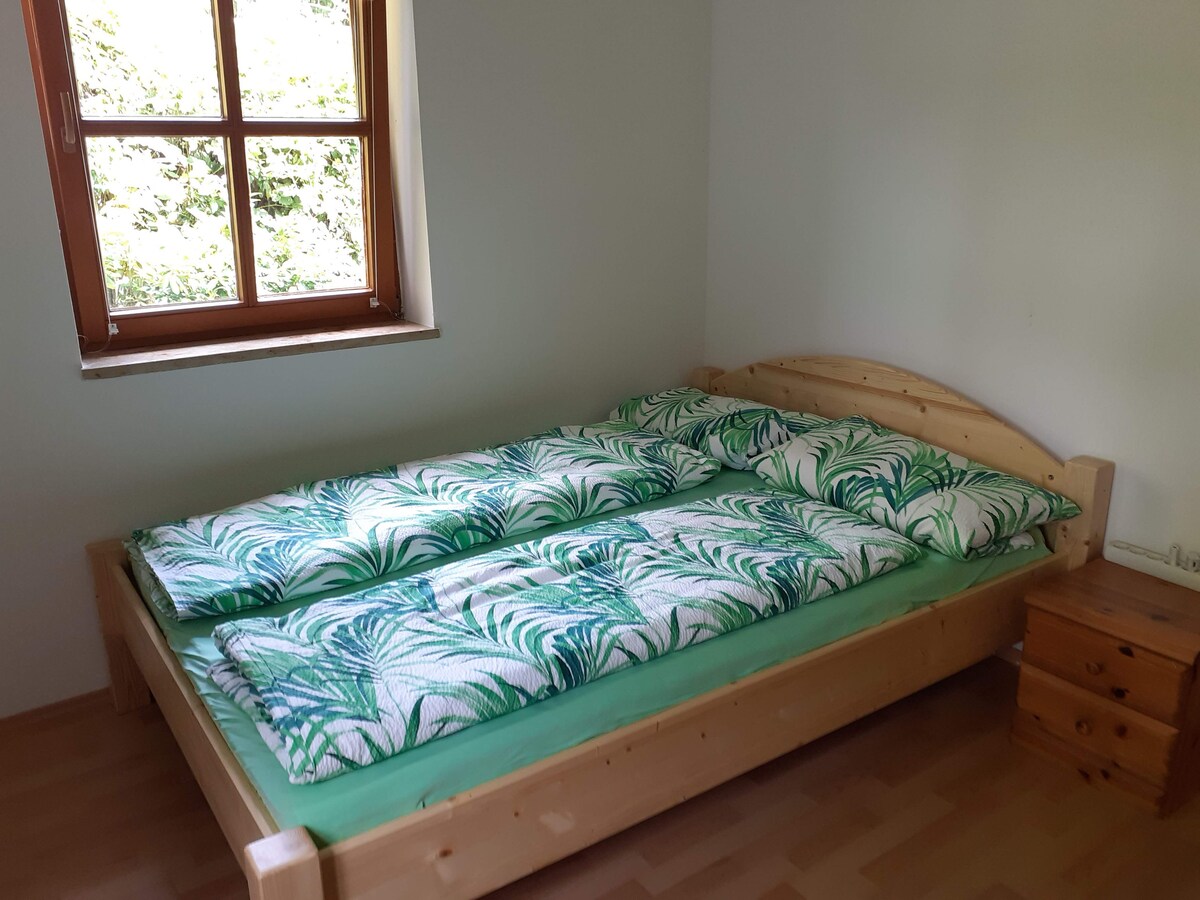 Dormitorio muy  tranquilo, ubicación al noroeste, fresco en verano.