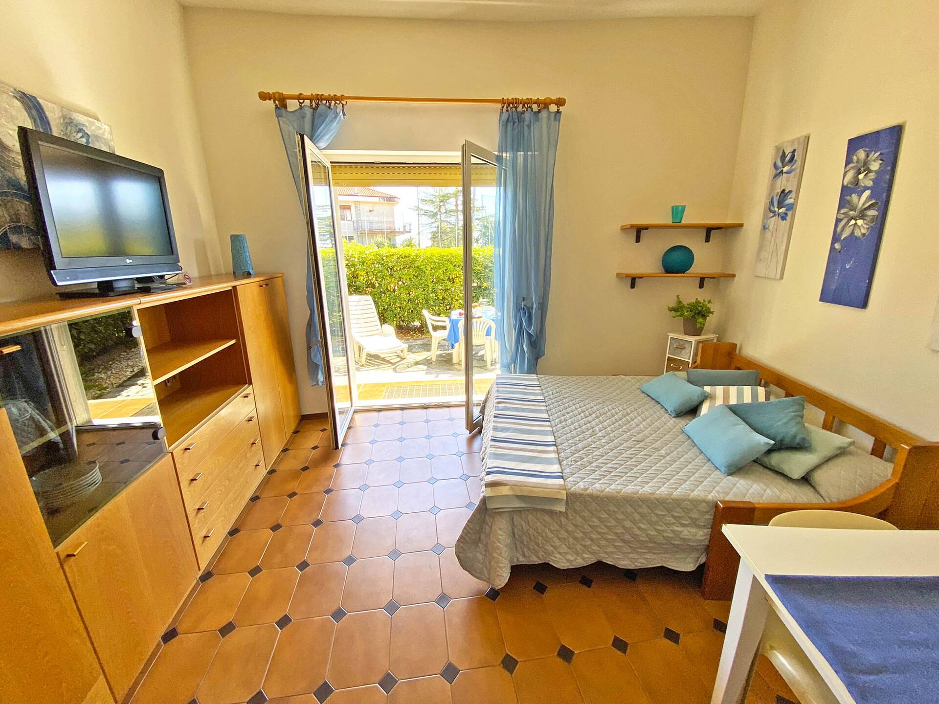 Studio avec balcon et vue sur la mer à 50 mètres de la mer