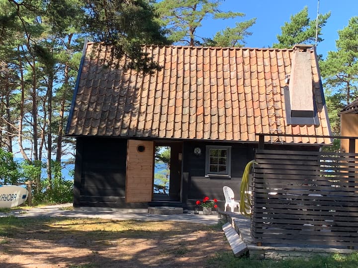 Beach lodge, directly adjacent to the sea. Cottages for Rent in Visby