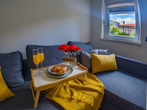 Popular Airbnb listing: "Nona Fa" Deluxe Studio in Mjesni Odbor Podvežica