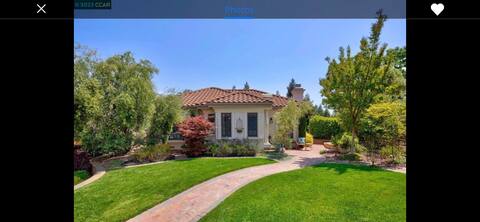Charming Casita Private & peaceful near downtown.