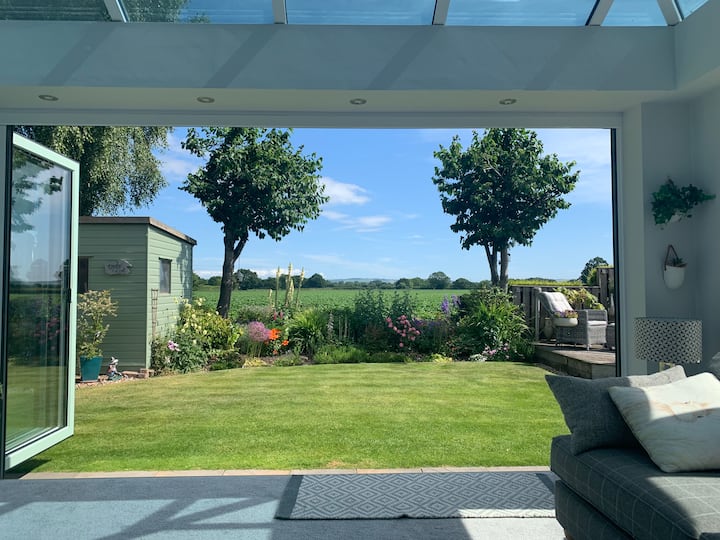 Charming country home close to York & East Coast Cottages for Rent in