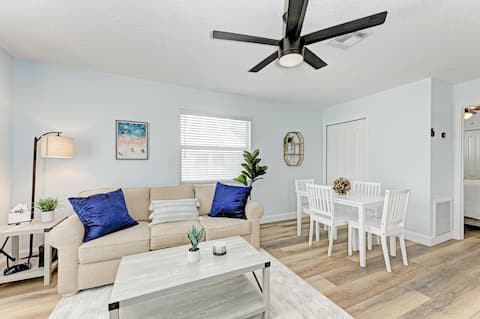 Popular Airbnb listing: Marina Breeze Unit A newly renovated walk to beach in Bradenton Beach