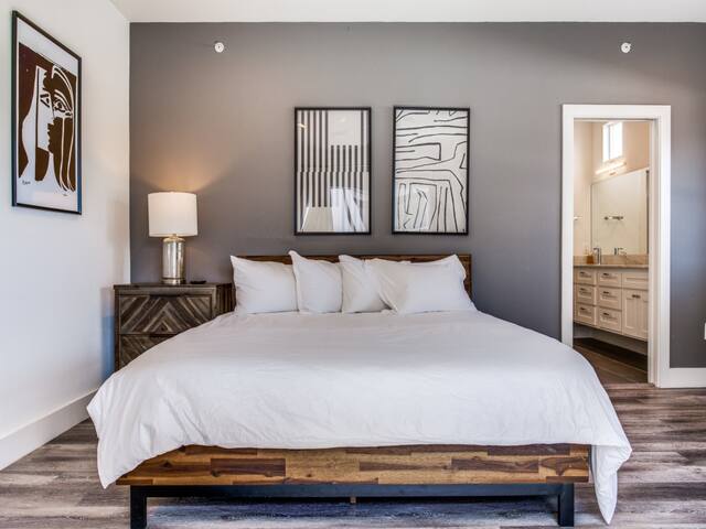 3 Modern Townhomes Side bySide gallery image 2