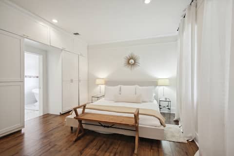 Blume Cottage Historic 2BR Retreat Walk to Lake