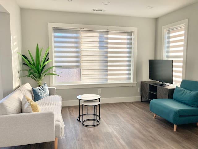 Adorable 2 bed guesthouse walk to Willow Glen DWTN