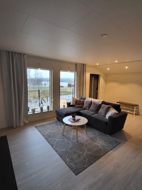 Newly built cozy apartment with lake view and jacuzzi