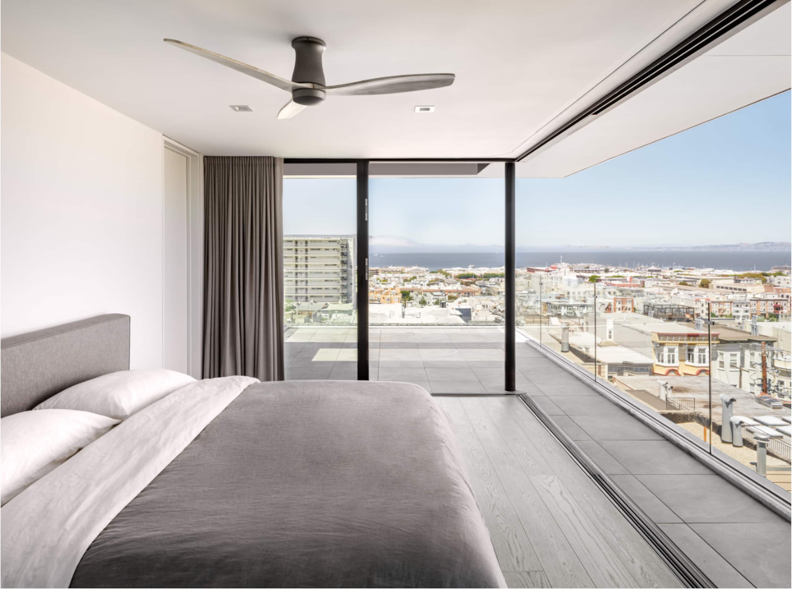 Home in San Francisco · ★5.0 · 3 bedrooms · 4 beds · 2.5 baths - Image 16