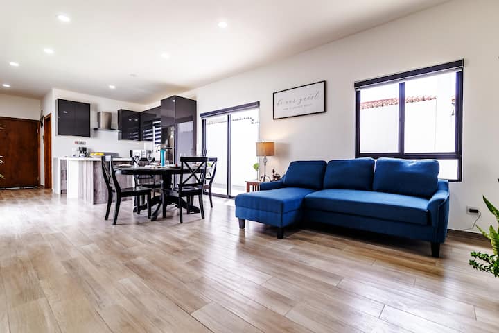 Modern Luxury In San Marino, A/c, Spa & King Bed - Rosarito