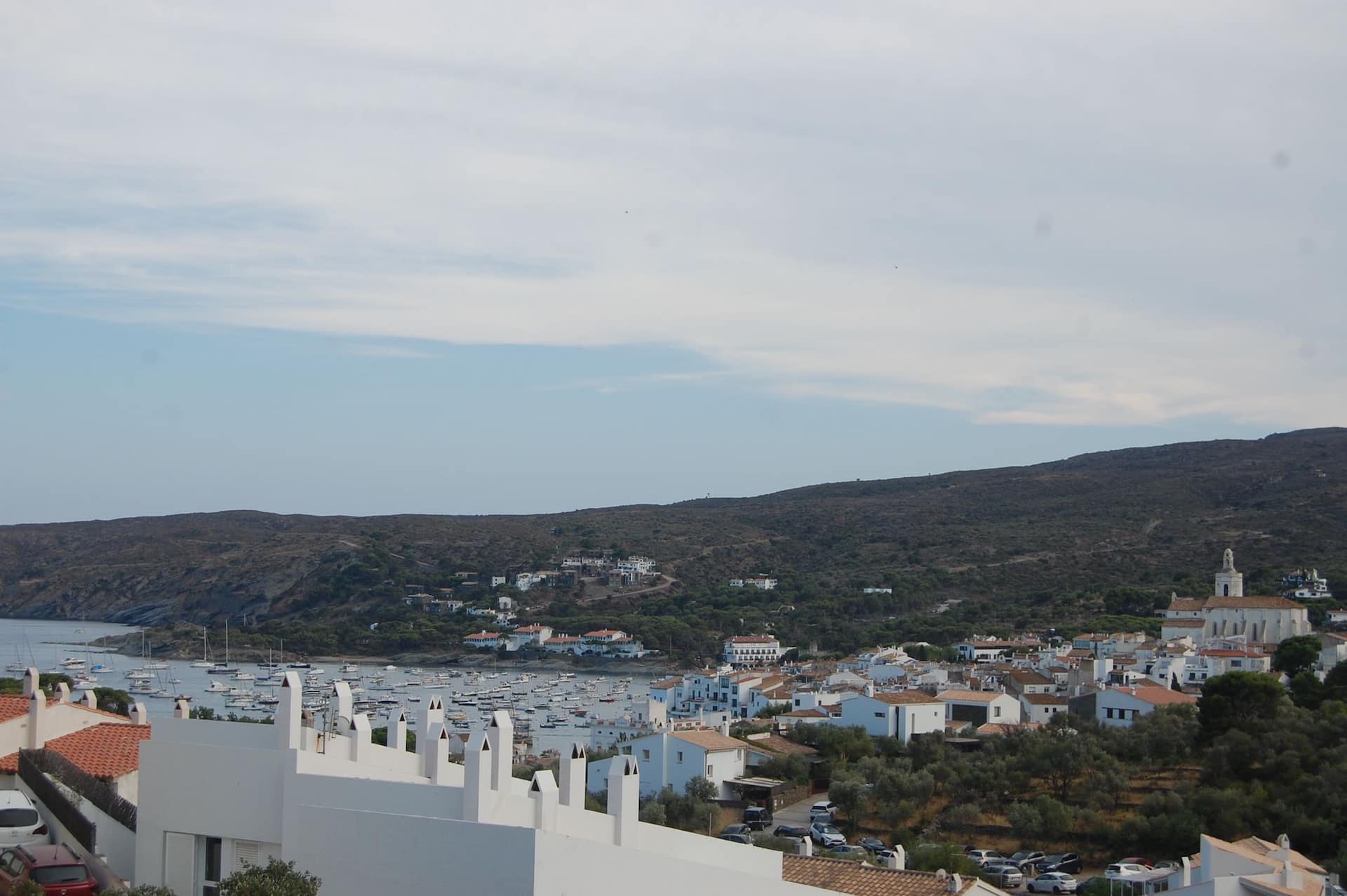Appartement in Cadaques met airco, parking en terras met zeezicht
