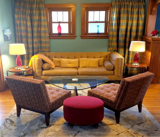 That cute house in West Saint Paul