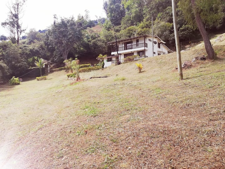 Estadía En Granja Acogedora Con Chimenea Interior. - Choachí